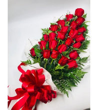 Load image into Gallery viewer, Presentation Bouquet of Roses
